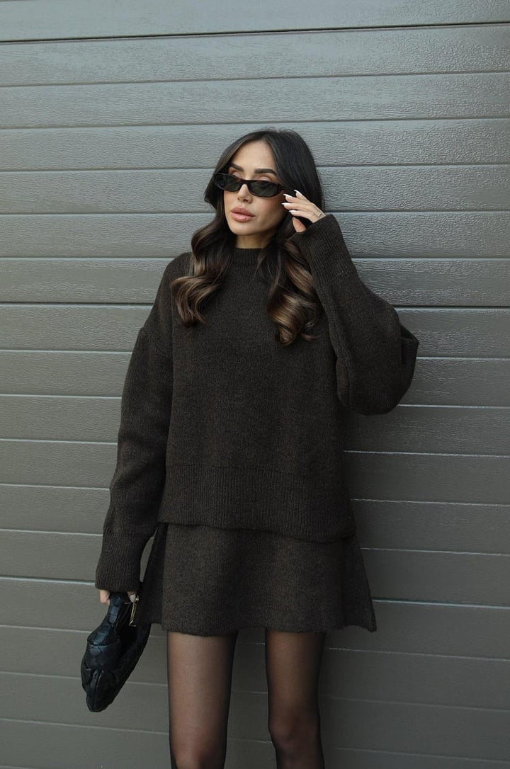 Ensemble Pull Oversize & Jupe : Élégance Confort Automnal