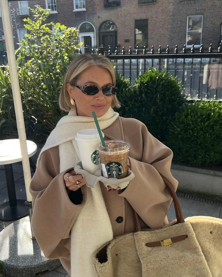 Manteau Court : Élégance Simple & Tendance Hivernale