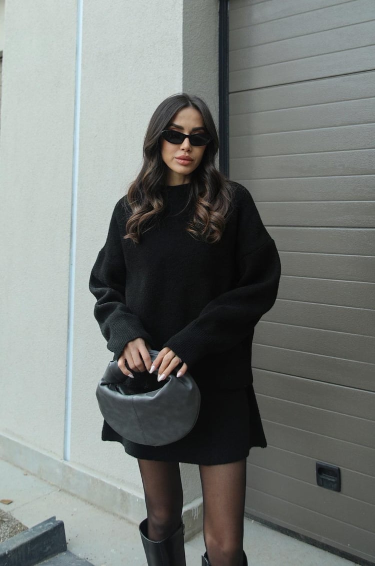 Ensemble Pull Oversize & Jupe : Élégance Confort Automnal