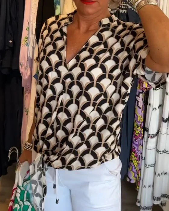 Top Femme Fluide & Léger – Imprimé Graphique Tendance pour un Look Estival Élégant